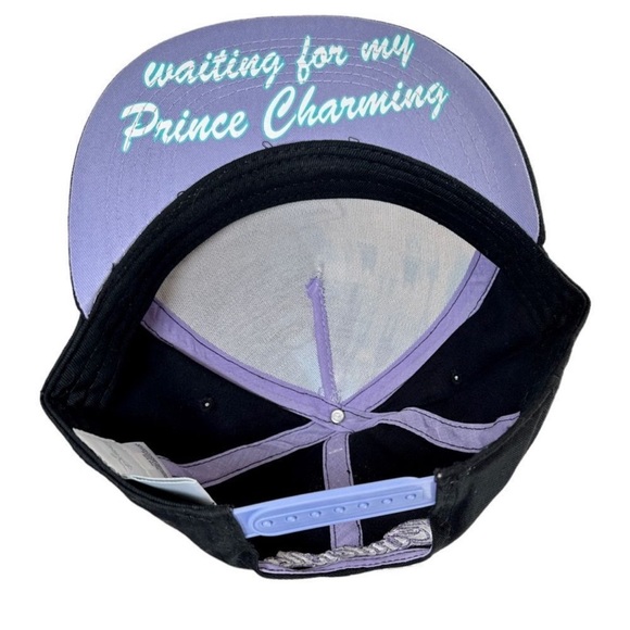 NWT Disney Princess Embroidered Cinderella
NWT
Black Baseball Cap Hat Snap Back - Picture 4 of 4
